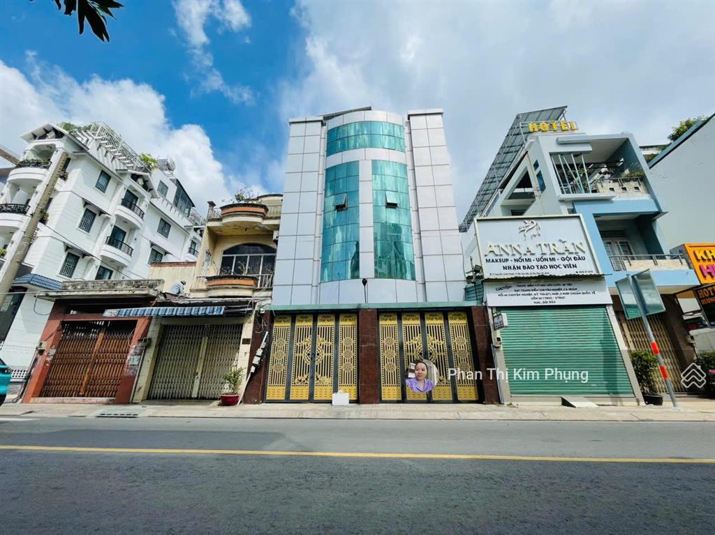 Bán nhà mt nguyễn xuân khoát  ngang 8m hiếm có thang máy riêng giá 32 tỷ  xuống giá 30 tỷ
