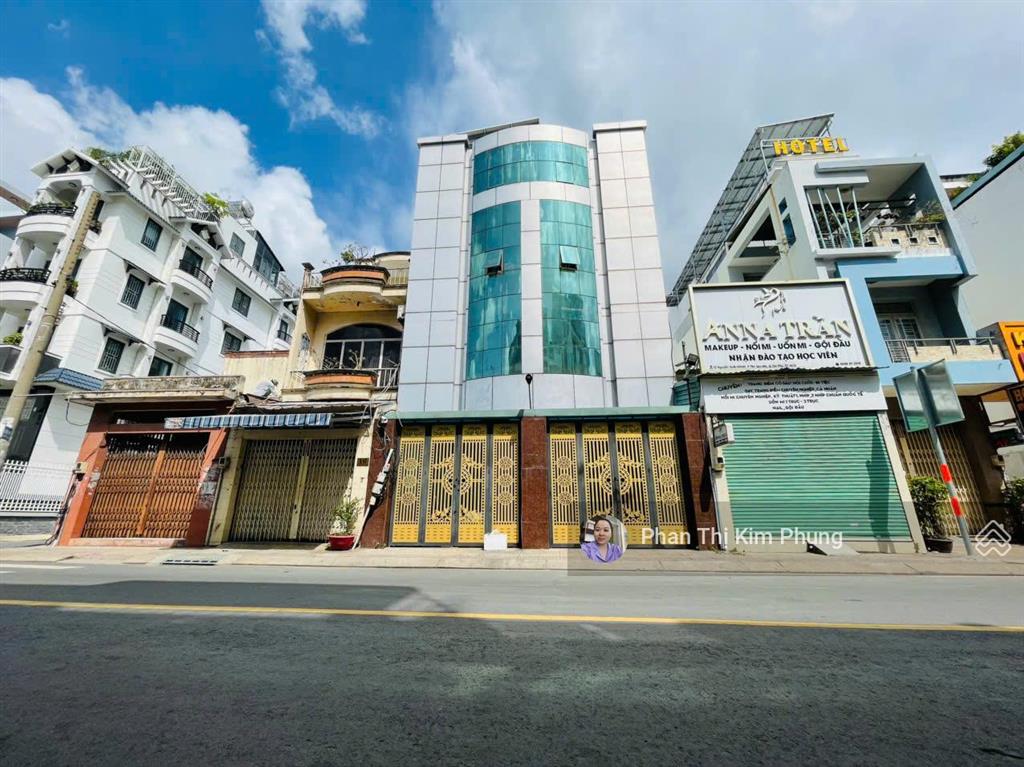 Bán nhà mt nguyễn xuân khoát  ngang 8m hiếm có thang máy riêng giá 32 tỷ  xuống giá 30 tỷ