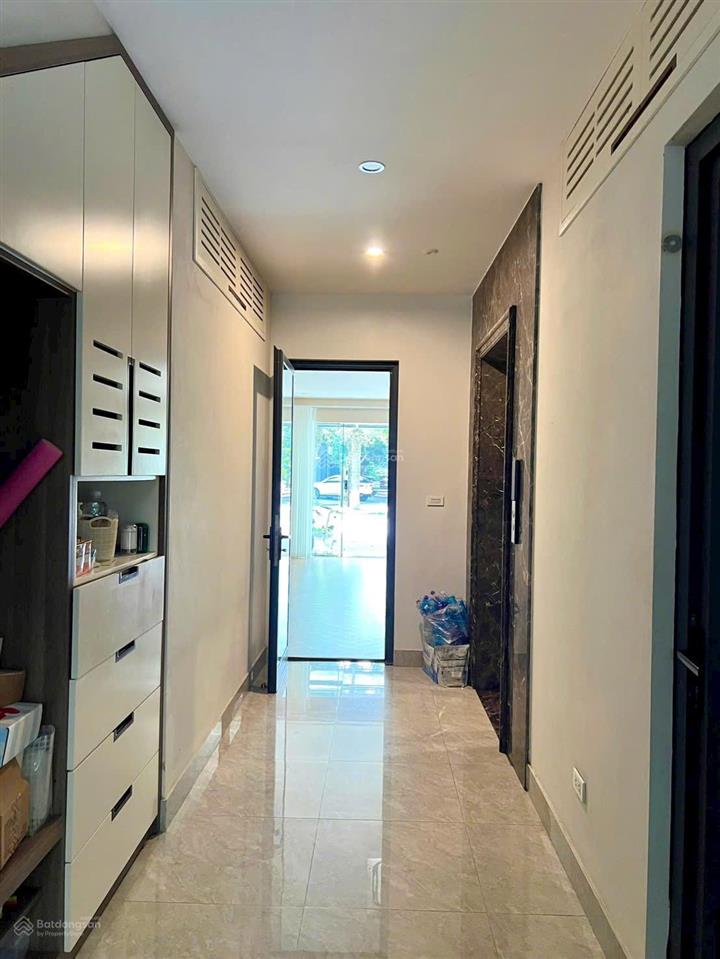 Bán căn nhà phố thuỷ nguyên hoàn thiện đẹp có thang máy giá 22.6 tỷ bao phí
