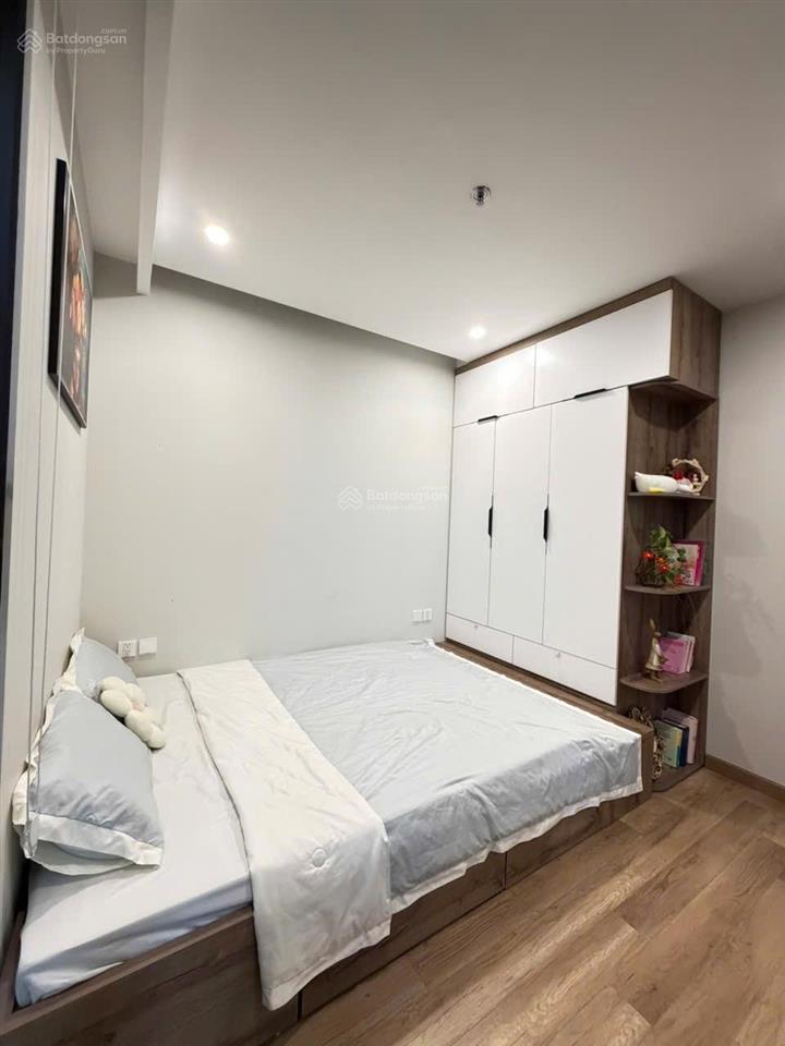 Bán căn 2 phòng ngủ onsen ecopark 65m2 tầng đẹp view hồ, giá 6.35 tỷ bao phí