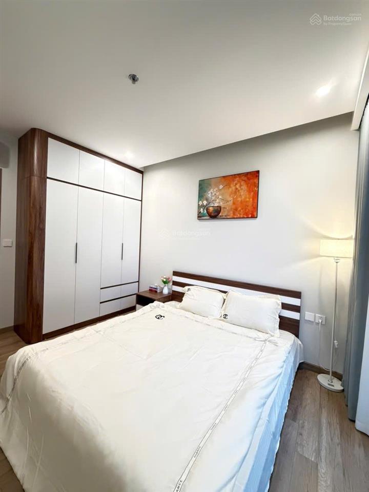 Bán căn 2 phòng ngủ onsen ecopark 65m2 tầng đẹp view hồ, giá 6.35 tỷ bao phí