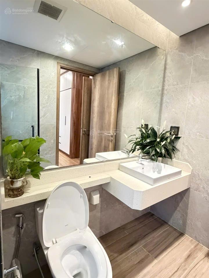 Bán căn 2 phòng ngủ onsen ecopark 65m2 tầng đẹp view hồ, giá 6.35 tỷ bao phí