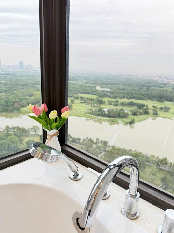 Bán căn 2 phòng ngủ onsen ecopark 65m2 tầng đẹp view hồ, giá 6.35 tỷ bao phí