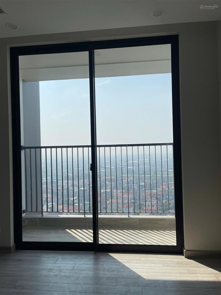 Bán căn 2 p ngủ toà sky forest hướng nam, giá 4.350 tỷ bao phí tầng trung view sông hồng