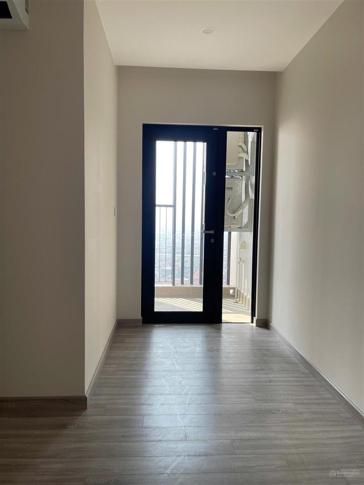 Bán căn 2 p ngủ toà sky forest hướng nam, giá 4.350 tỷ bao phí tầng trung view sông hồng