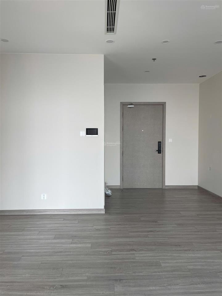 Bán căn 2 p ngủ toà sky forest hướng nam, giá 4.350 tỷ bao phí tầng trung view sông hồng