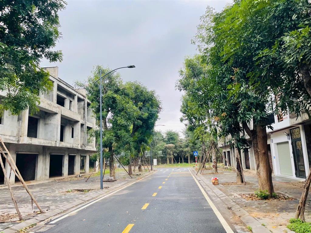 Bán căn liền kề vạn tuế ecopark 100m2 giá 18.x tỷ bao phí,  0925 988 ***