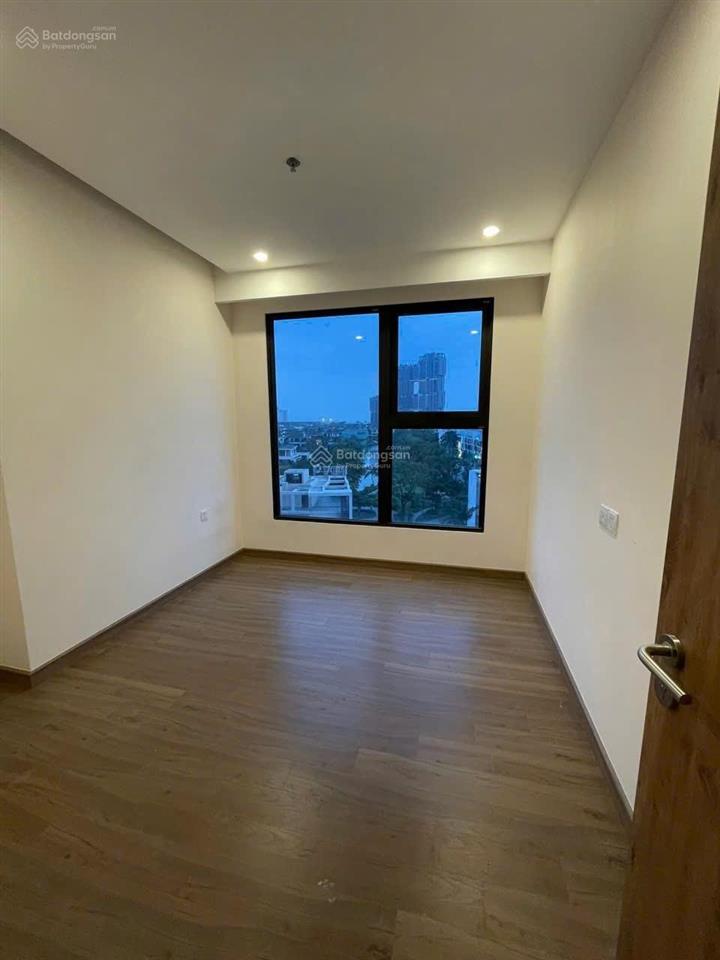 Bán căn 2 phòng ngủ toà s1 sky oasis 67m2 thông thuỷ tầng trung view btđ, giá 4.95 tỷ bao phí