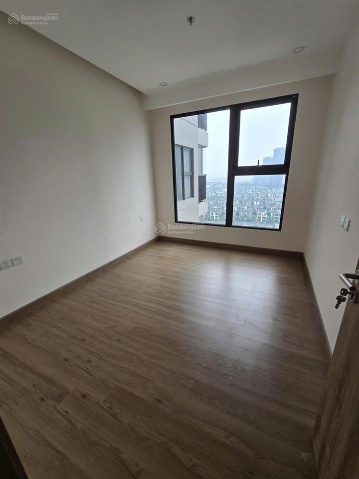 Bán căn 2 phòng ngủ toà s1 sky oasis 67m2 thông thuỷ tầng trung view btđ, giá 4.95 tỷ bao phí