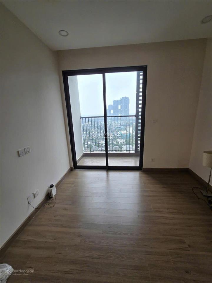 Bán căn 2 phòng ngủ toà s1 sky oasis 67m2 thông thuỷ tầng trung view btđ, giá 4.95 tỷ bao phí