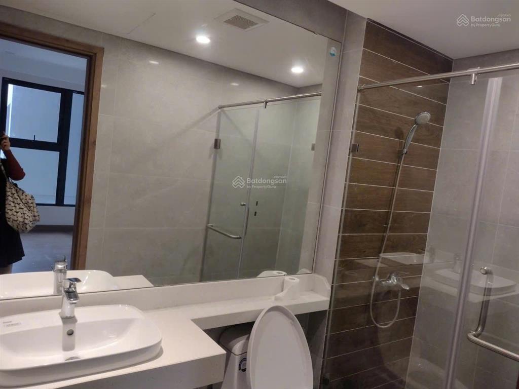 Bán căn 2 phòng ngủ toà s1 sky oasis 67m2 thông thuỷ tầng trung view btđ, giá 4.95 tỷ bao phí