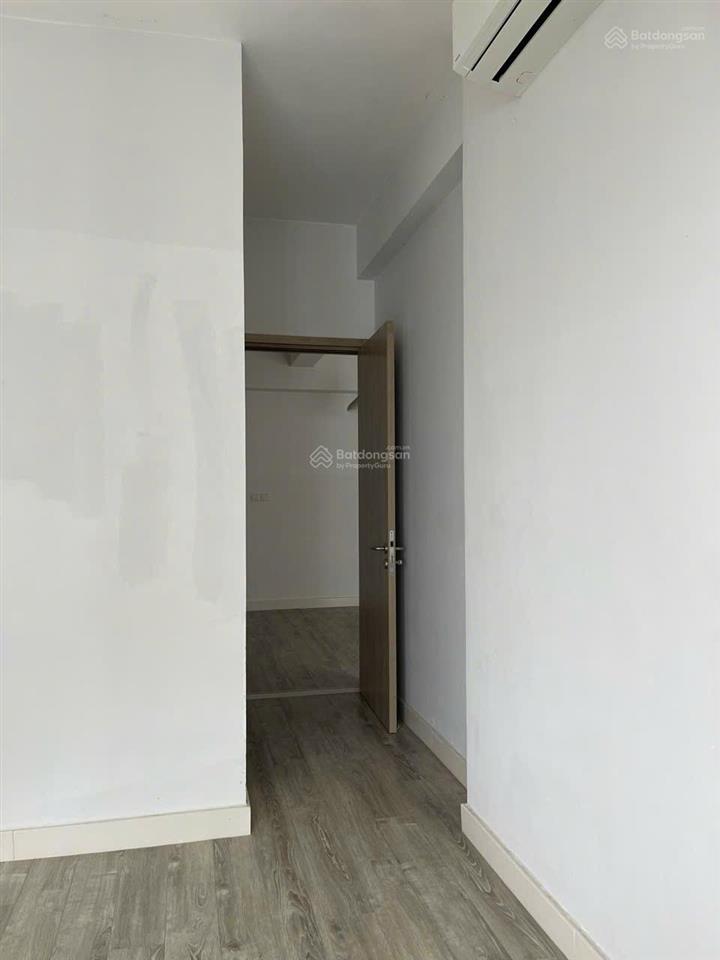 Bán căn 2 phòng ngủ 2vs toà lake 1 hướng đông nam view hồ giá 4.6 tỷ bao phí,  0925 988 ***