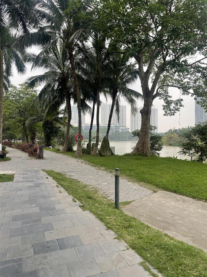 Bán căn 58m toà lake2 giá 3.850 tỷ bao phí ban công rộng  0925 988 ***