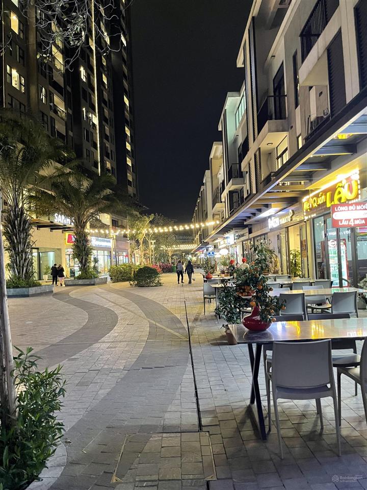 Bán căn 3 ngủ sp skyoasis 83m thông thuỷ giá 5.7 tỷ bao phí