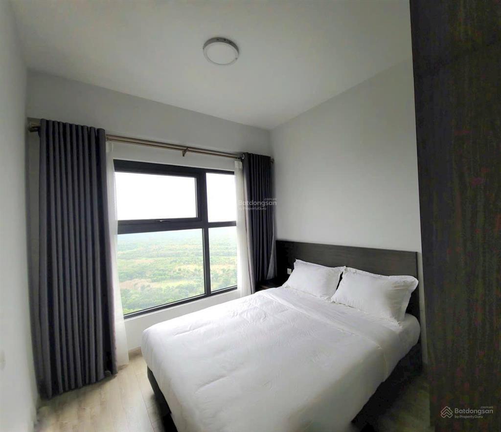 Căn 2 ngủ tòa lake1 view sân golf giá 3,950 tỷ giá tốt thị trường