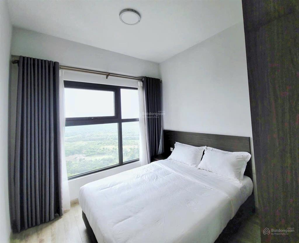 Căn 2 ngủ tòa lake1 view sân golf giá 3,950 tỷ giá tốt thị trường