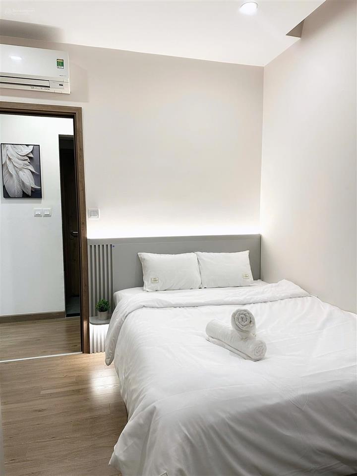 Bán căn 2 ngủ toà s3 skyoasis ban công tây bắc view sông hồng giá 3.7 tỷ bao phí