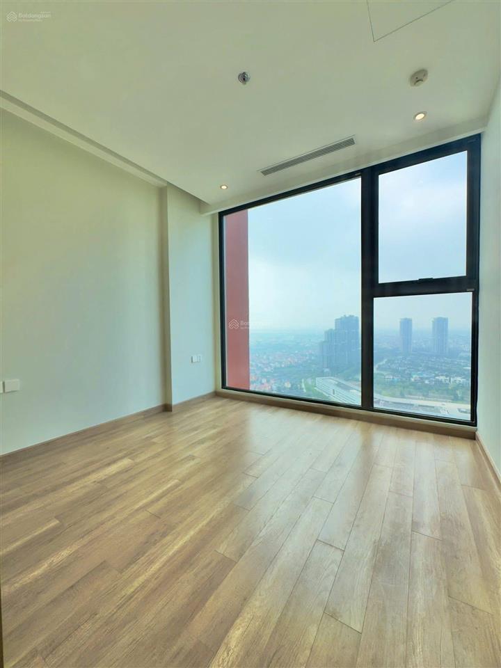 Bán căn 3 ngủ toà landmark 92m view hồ giá 8.x tỷ bao phí  0925 988 ***