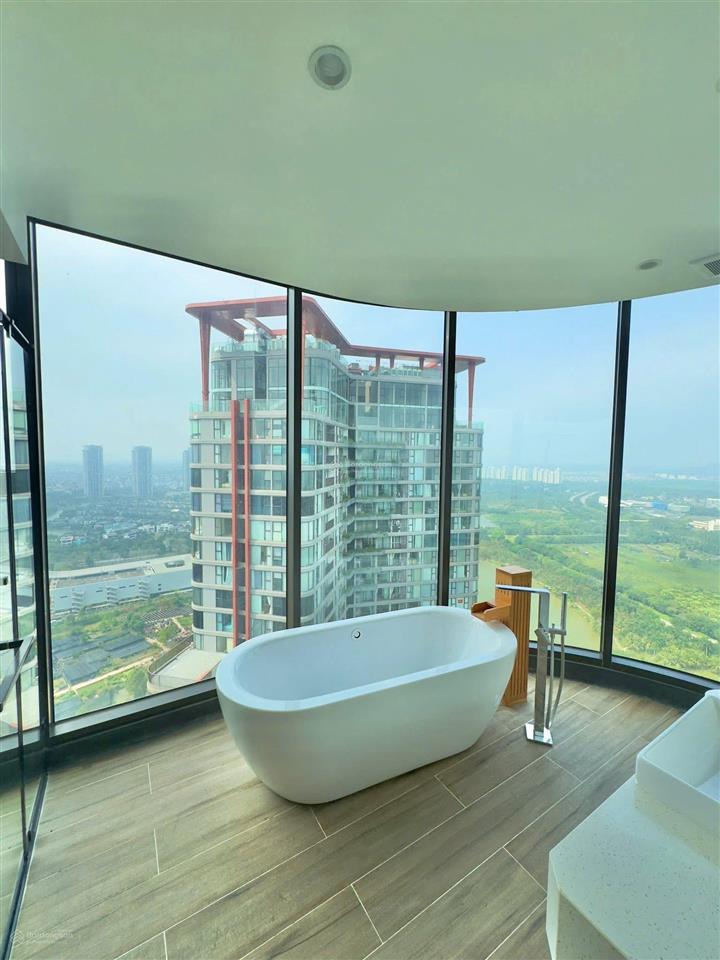 Bán căn 3 ngủ toà landmark 92m view hồ giá 8.x tỷ bao phí  0925 988 ***