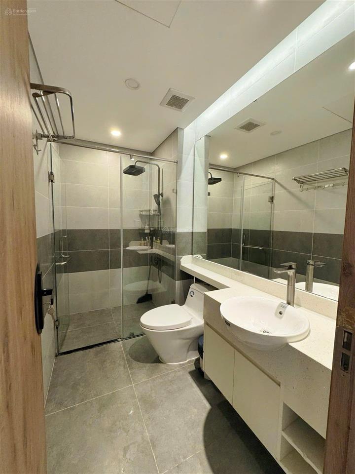 Bán căn 2 phòng ngủ, 2 vs 68m2 sky oasis giá 4,4 tỷ bao phí,  0925 988 ***