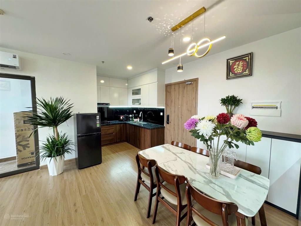 Bán căn 2 phòng ngủ, 2 vs 68m2 sky oasis giá 4,4 tỷ bao phí,  0925 988 ***