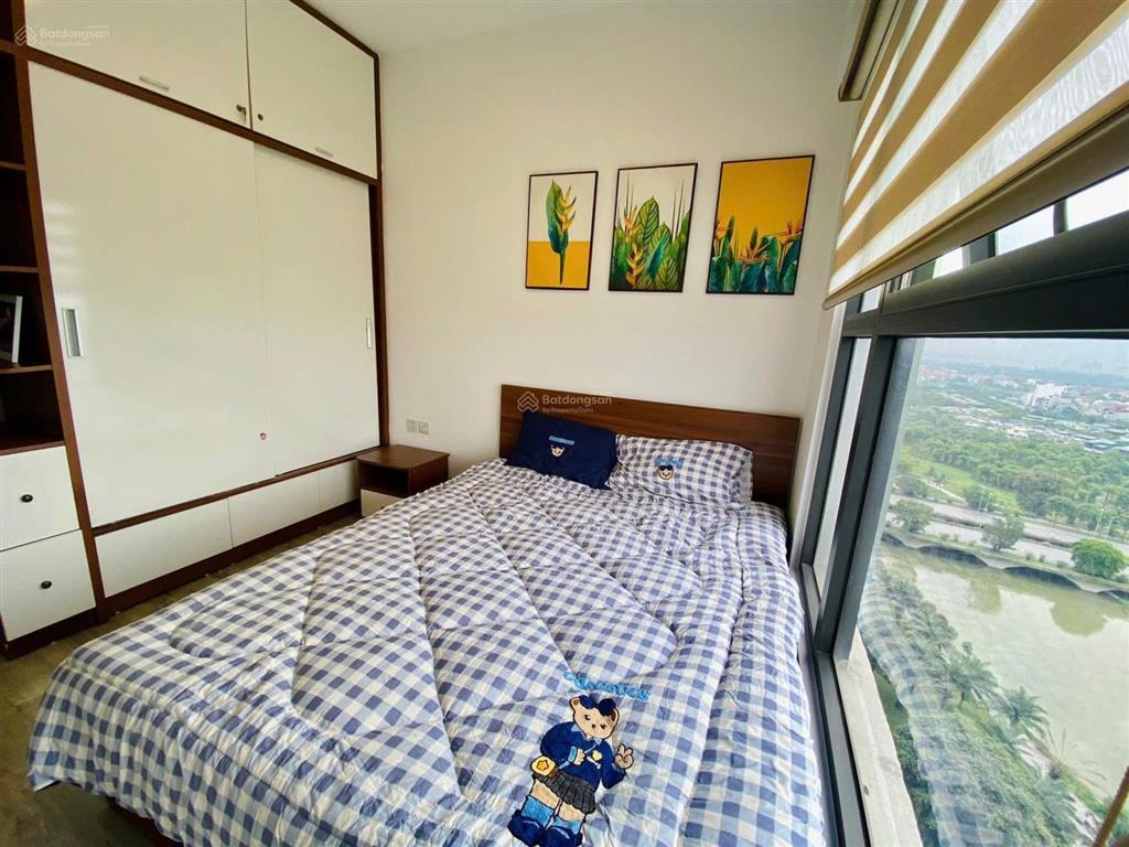 Bán căn 2 ngủ tòa lake 2 ecopark ban công đông nam view hồ giá 4,1 tỷ
