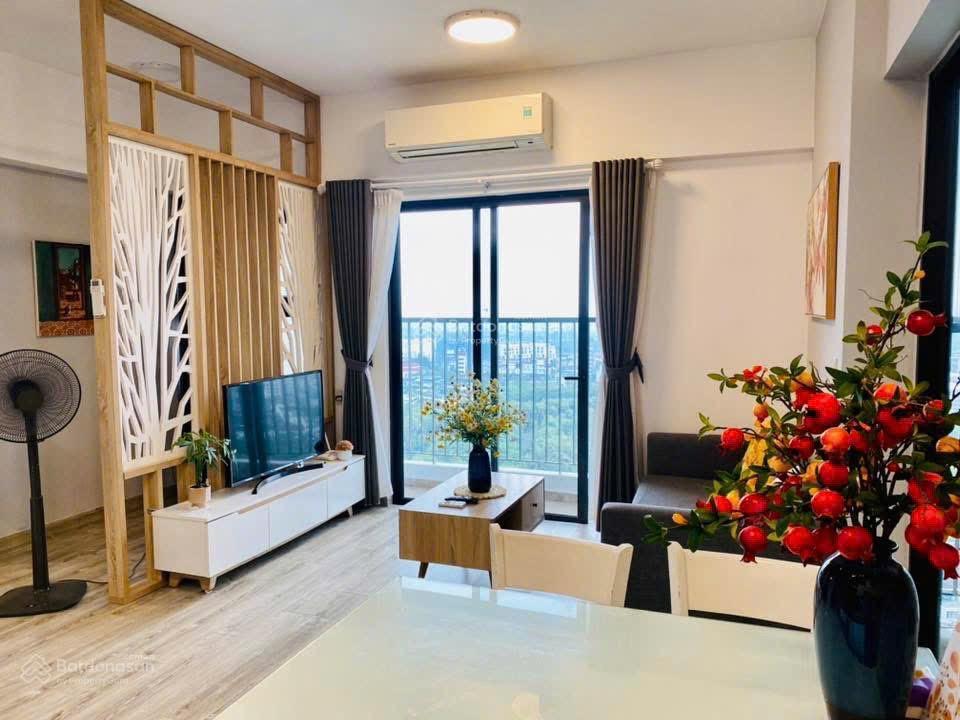 Bán căn 2 ngủ tòa lake 2 ecopark ban công đông nam view hồ giá 4,1 tỷ