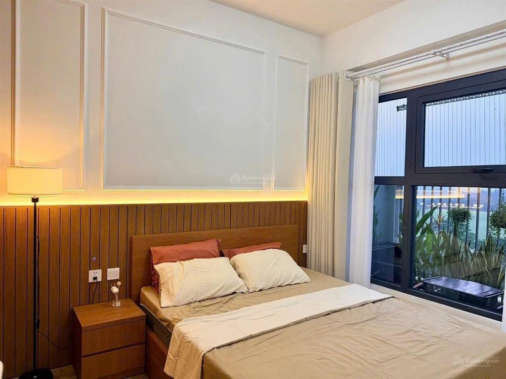 Bán căn 2 ngủ 77m toà lake1 view sân golf giá 5,x tỷ bao phí  0925 988 ***