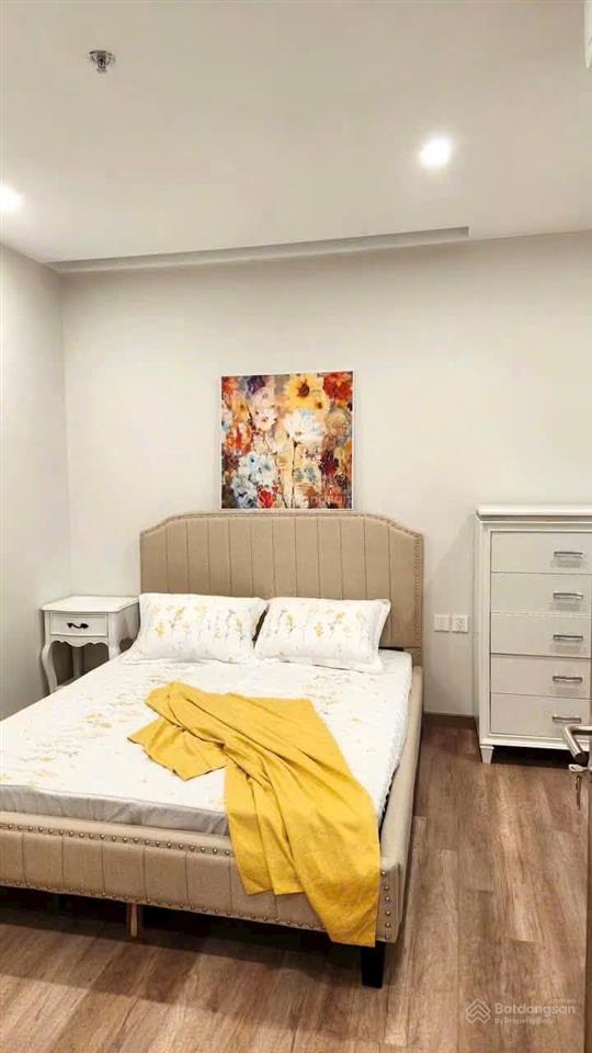 Bán căn 2 ngủ onsen tầng 26 giá 4,7 tỷ bao phí full đồ  0925 988 ***
