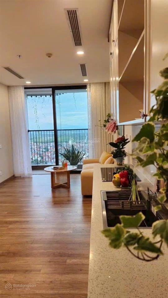 Bán căn 2 ngủ onsen tầng 26 giá 4,7 tỷ bao phí full đồ  0925 988 ***