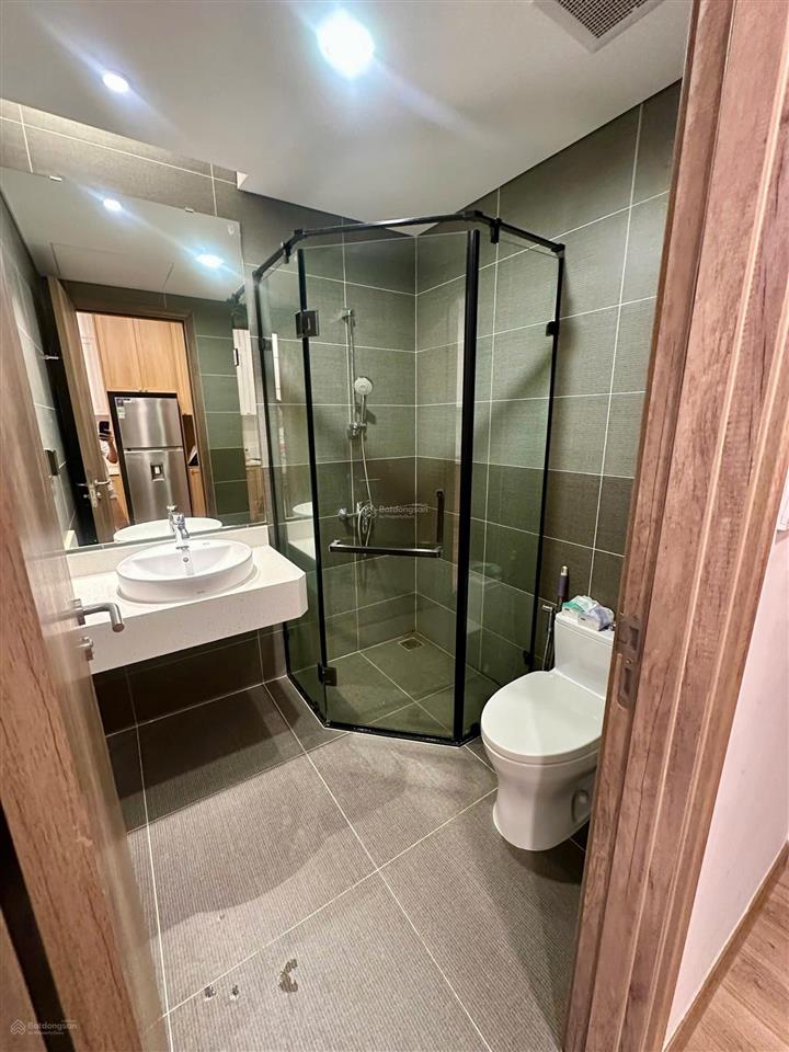 Bán căn 2 ngủ toà r2 onsen 67m view hồ giá 6.1 tỷ bao phí  0925 988 ***