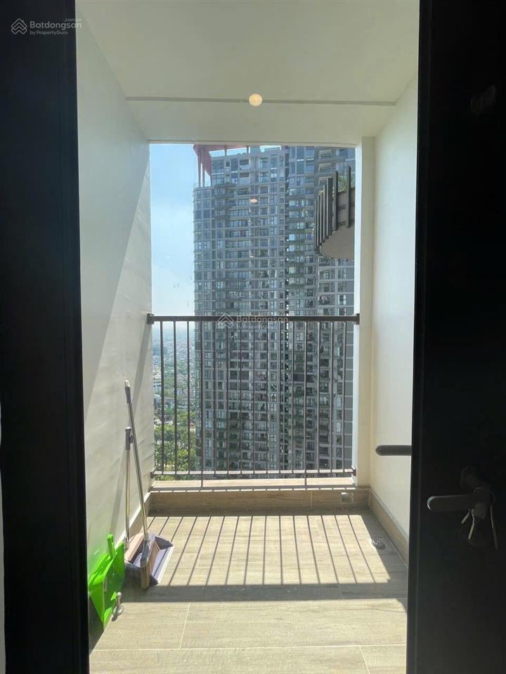 Bán căn 2 ngủ toà r2 onsen 67m view hồ giá 6.1 tỷ bao phí  0925 988 ***