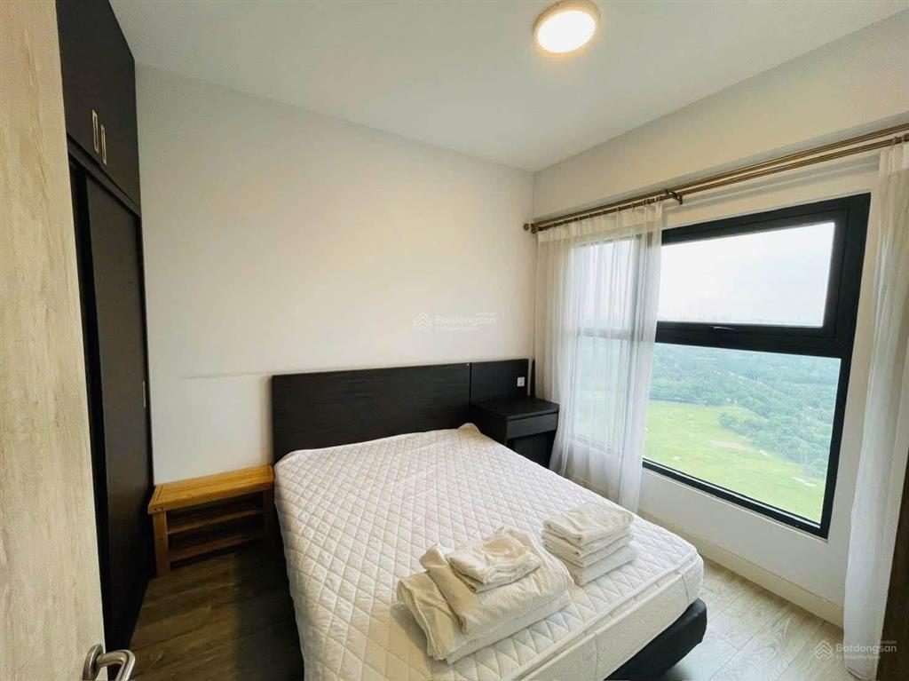 Căn 2 ngủ 2 vs view đẹp ecopark giá 4.** tỷ toà lake1  0925 988 ***