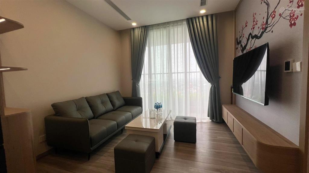 Cho thuê căn 2 ngủ sky forest residences ecopark nhà full nội thất mới tinh giá 8tr.  0925 988 ***