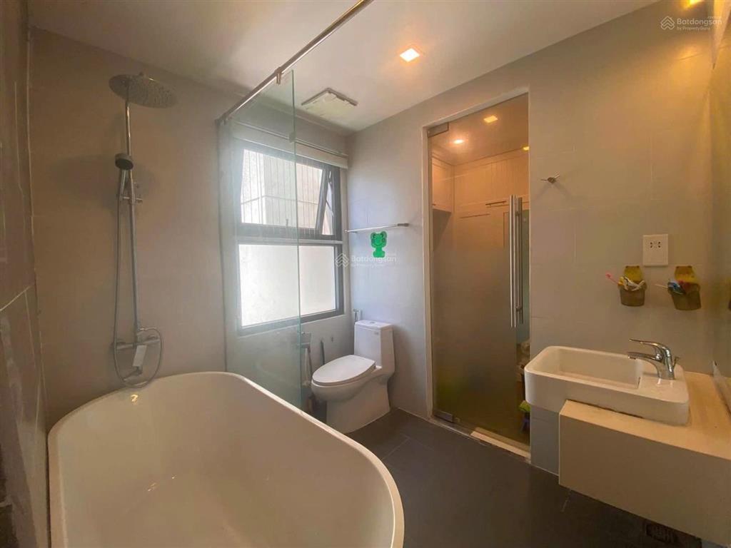Bán căn 3 phòng ngủ toà sky2 view sân golf, giá 6.150 tỷ bao phí