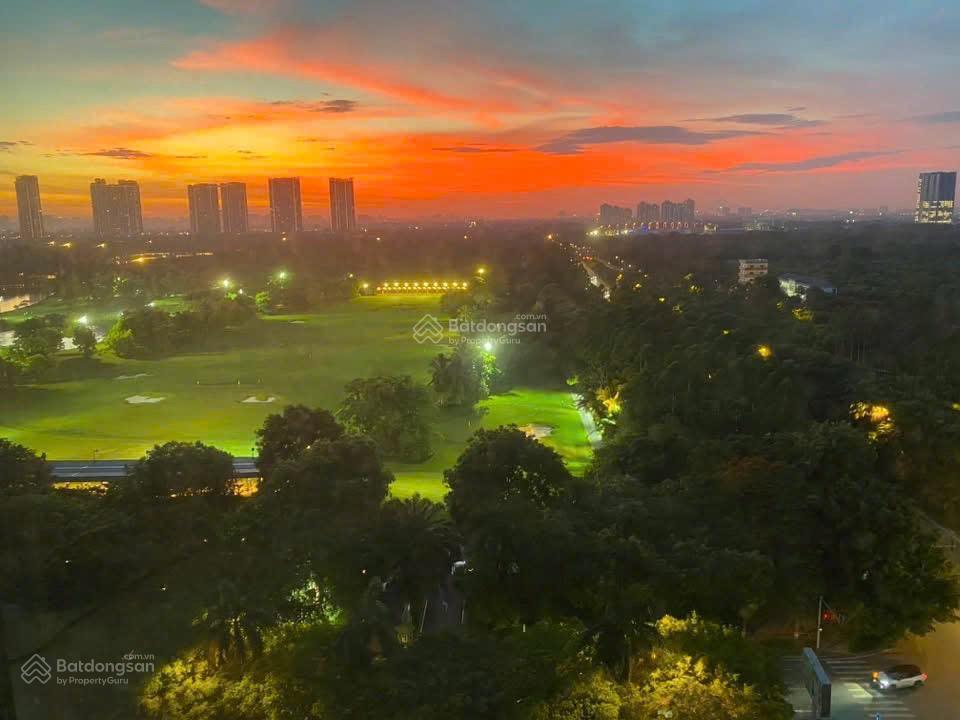 Bán căn 3 phòng ngủ toà sky2 view sân golf, giá 6.150 tỷ bao phí