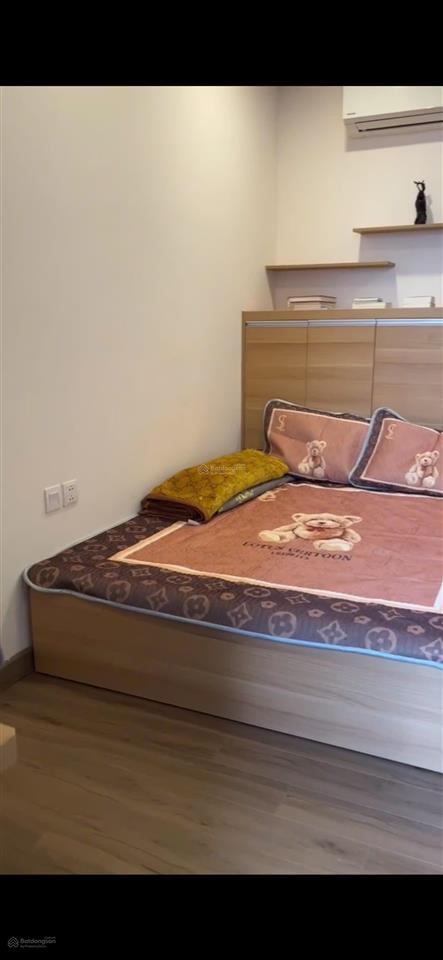 Bán căn studio sky oasis ecopark giá 1.9 tỷ bao phí, giá tốt trên thị trường