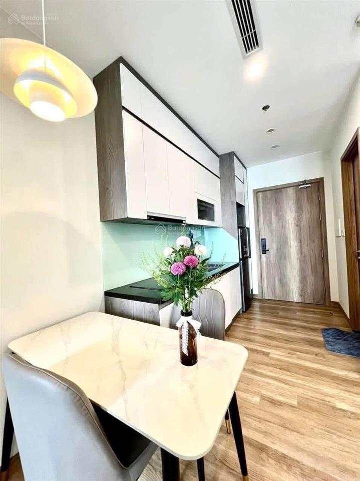 Bán căn 2 phòng ngủ sky oasis giá 3,3 tỷ, full nội thất đẹp,  0925 988 ***