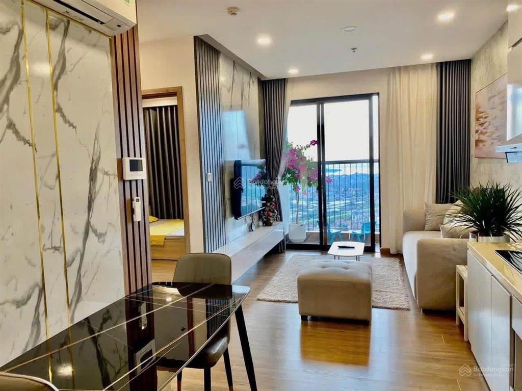 Bán căn 2 phòng ngủ sky oasis giá 3,3 tỷ, full nội thất đẹp,  0925 988 ***