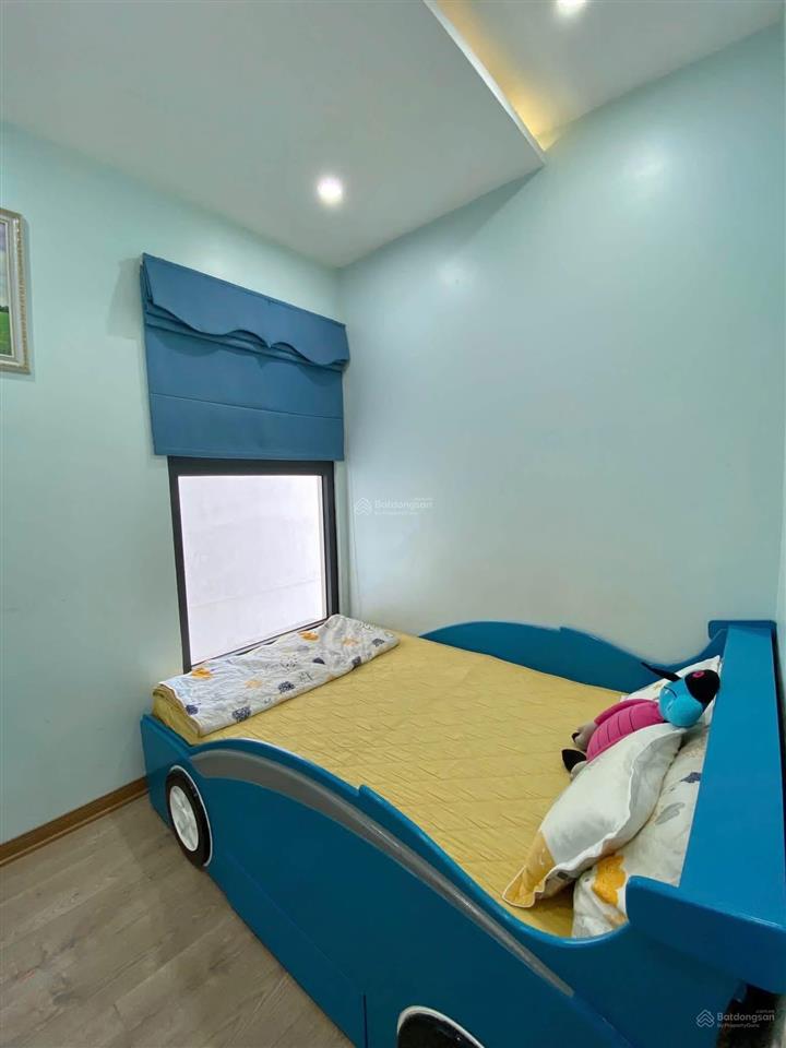 Bán căn 2 phòng ngủ tòa a westbay tầng trung giá 2,9x tỷ bao phí