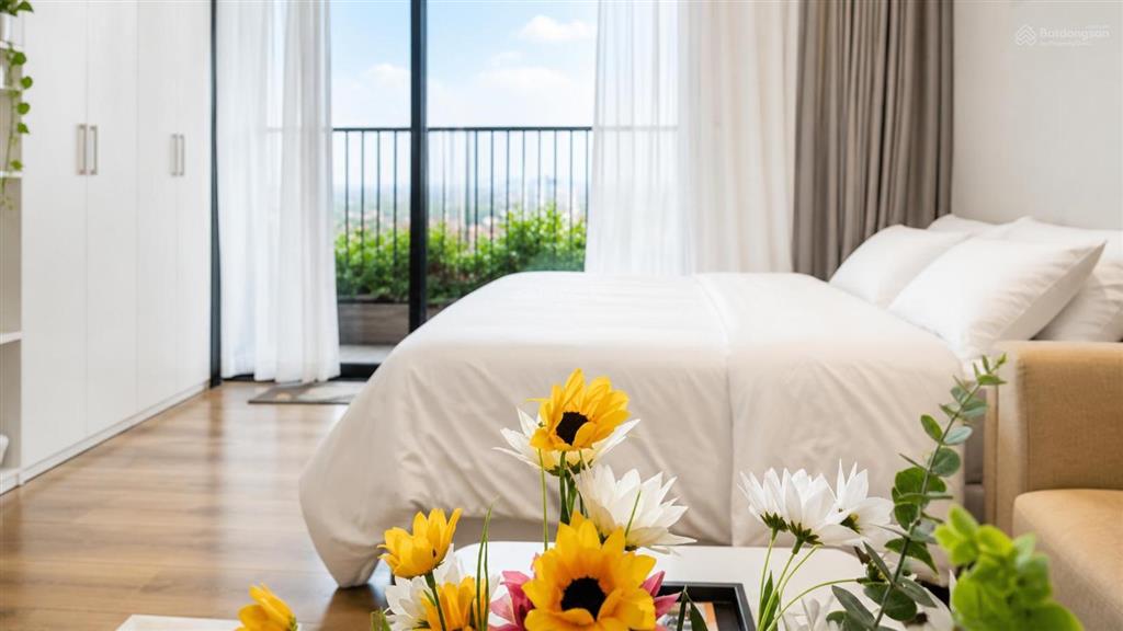 Bán căn studio tòa landmark ecopark giá thấp hơn thị trường 300tr chỉ 2.x tỷ.  0925 988 ***