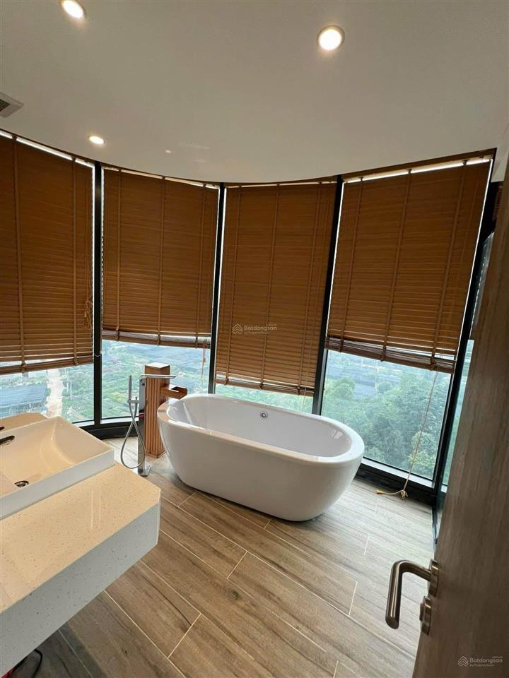 Cho thuê căn 3 ngủ tòa landmark tầng 8 nhà full đồ giá thuê 15tr/tháng  0925 988 ***