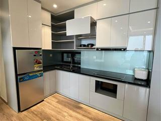Cho thuê căn 3 ngủ tòa landmark tầng 8 nhà full đồ giá thuê 15tr/tháng  0925 988 ***