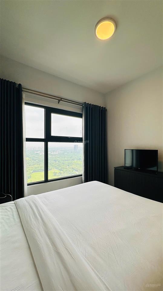 Bán căn 2 ngủ 77m toà lake1 view sân golf giá 5 tỷ  0925 988 ***