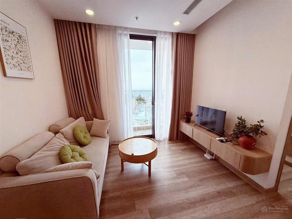 Cho thuê căn 2 ngủ tòa solforest giá 7tr/tháng full đồ  0925 988 ***