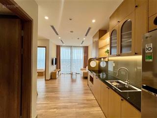 Bán căn 2 ngủ tòa l1 landmark giá 4,6 tỷ bao phí full nội thất  0925 988 ***