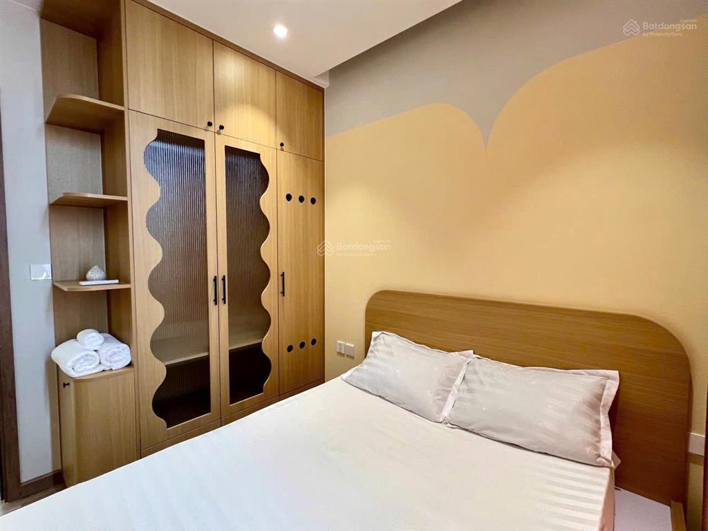 Bán căn 2 ngủ tòa l1 landmark giá 4,6 tỷ bao phí full nội thất  0925 988 ***