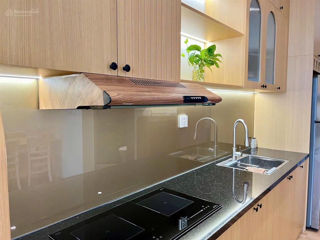 Bán căn 2 ngủ tòa l1 landmark giá 4,6 tỷ bao phí full nội thất  0925 988 ***