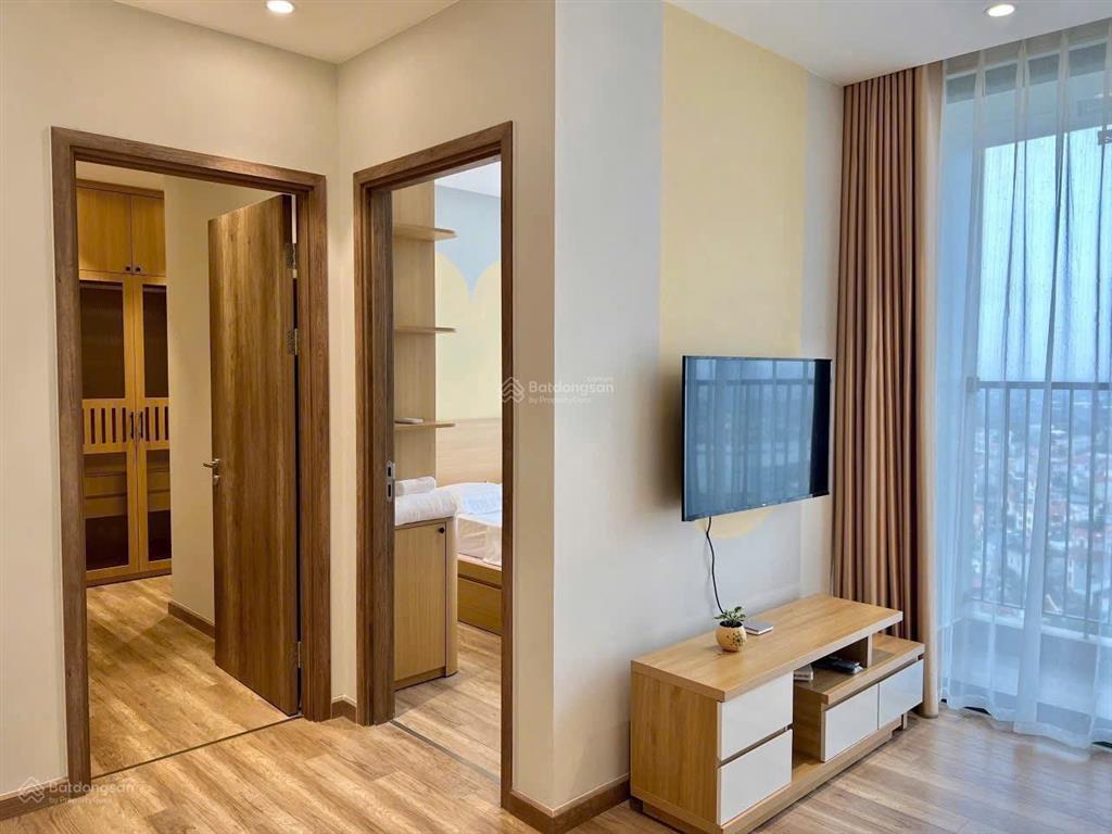 Bán căn 2 ngủ tòa l1 landmark giá 4,6 tỷ bao phí full nội thất  0925 988 ***