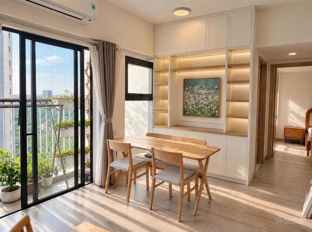 Bán căn 2 ngủ tòa lake2 tầng đẹp full đồ giá 3,580 tỷ bao phí